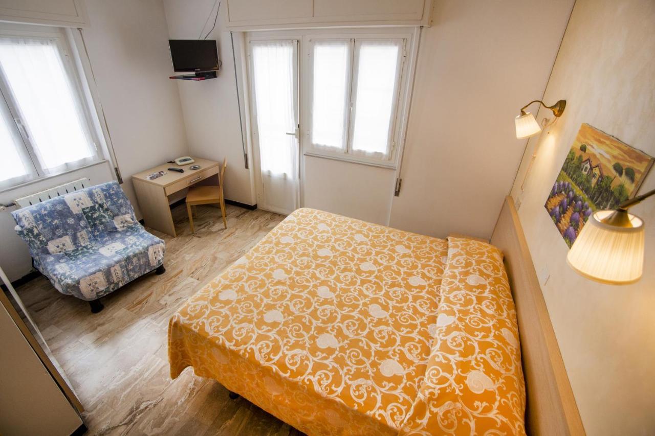 ספוטורנו B&B Hotel Costa Azzurra מראה חיצוני תמונה