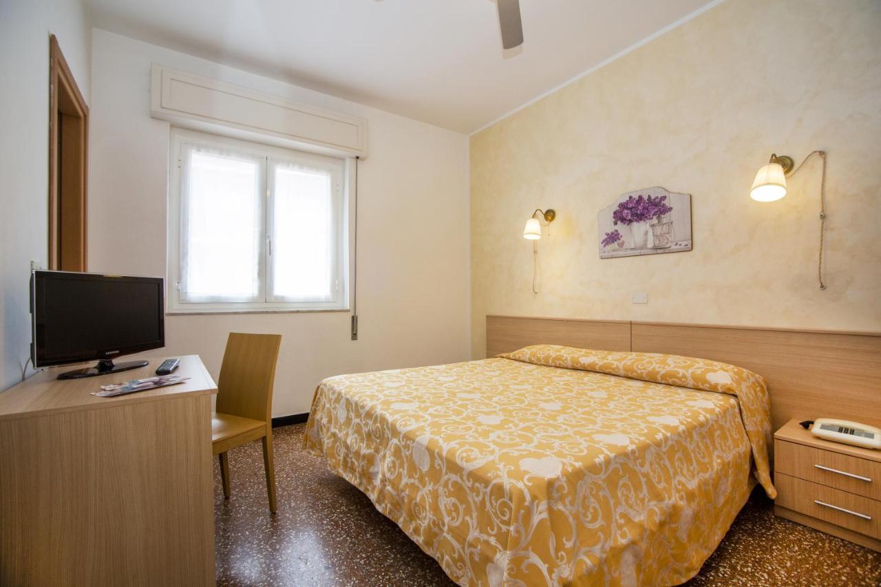 ספוטורנו B&B Hotel Costa Azzurra מראה חיצוני תמונה