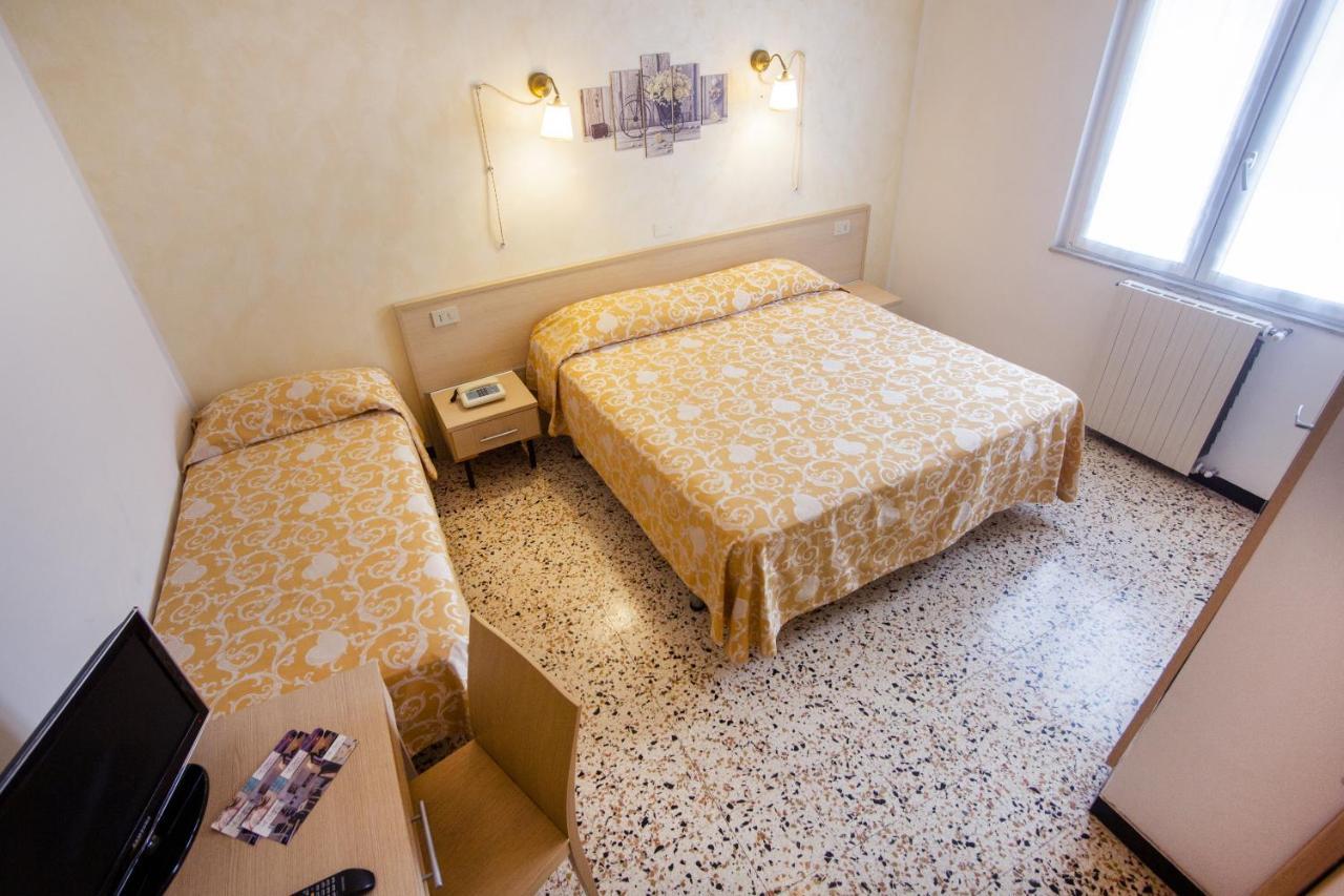 ספוטורנו B&B Hotel Costa Azzurra מראה חיצוני תמונה